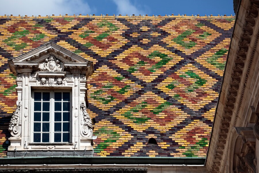 Facade design using different bricks